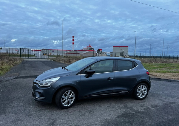 Renault Clio cena 45000 przebieg: 65000, rok produkcji 2019 z Wrocław małe 106